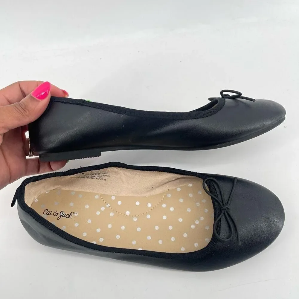 Cat & Jack Girl’s Diana Black Faux Leather Slip-On Ballet Flats Size 4